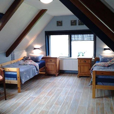 Bed & Breakfast “ Gastvrij Onthaal “ Een-West エクステリア 写真