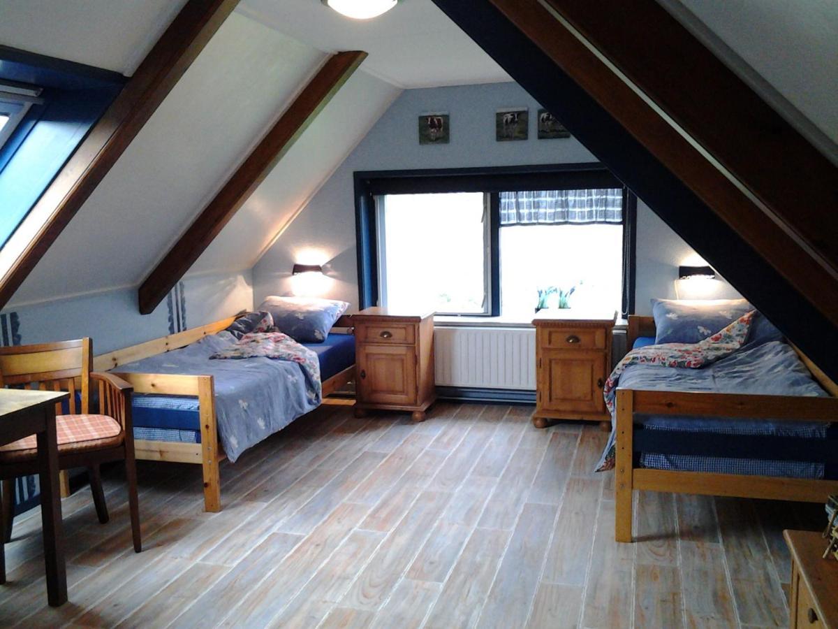 Bed & Breakfast “ Gastvrij Onthaal “ Een-West エクステリア 写真