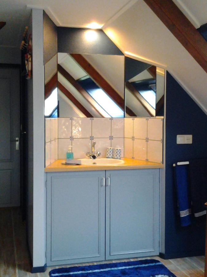 Bed & Breakfast “ Gastvrij Onthaal “ Een-West エクステリア 写真