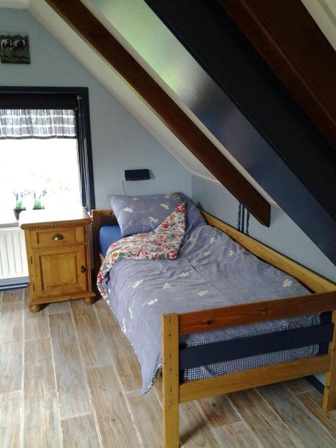 Bed & Breakfast “ Gastvrij Onthaal “ Een-West エクステリア 写真