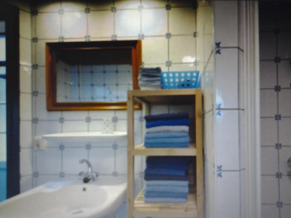 Bed & Breakfast “ Gastvrij Onthaal “ Een-West エクステリア 写真