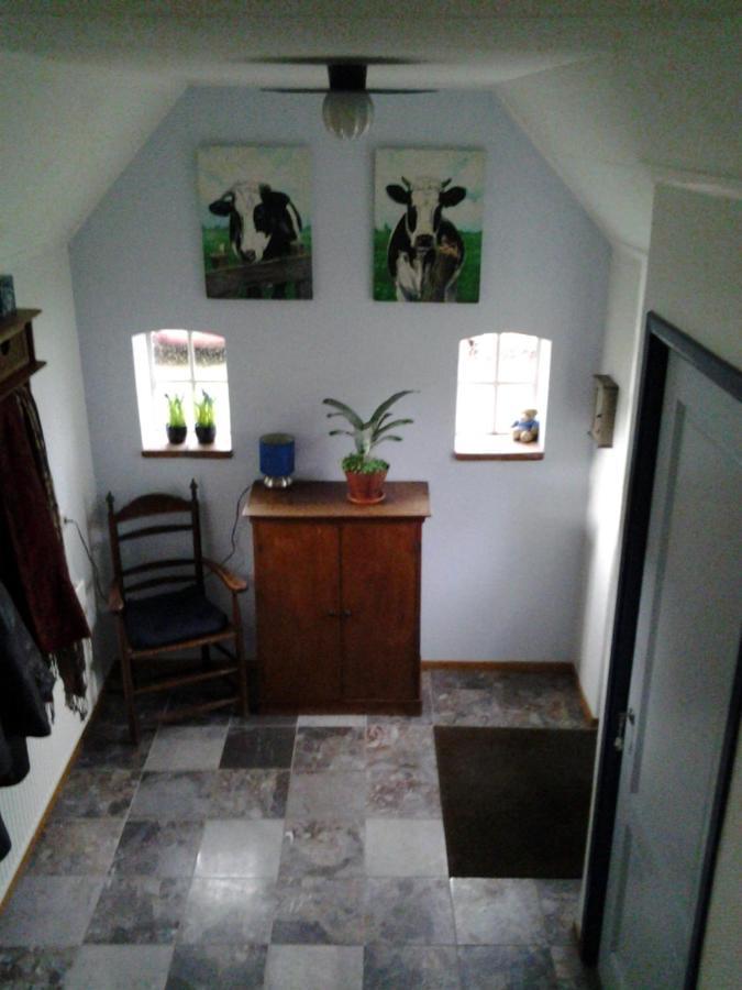 Bed & Breakfast “ Gastvrij Onthaal “ Een-West エクステリア 写真