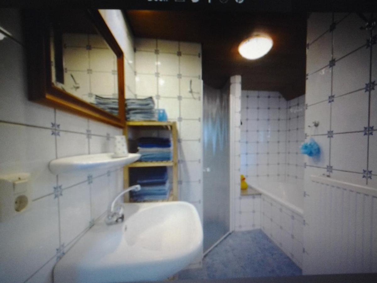 Bed & Breakfast “ Gastvrij Onthaal “ Een-West エクステリア 写真