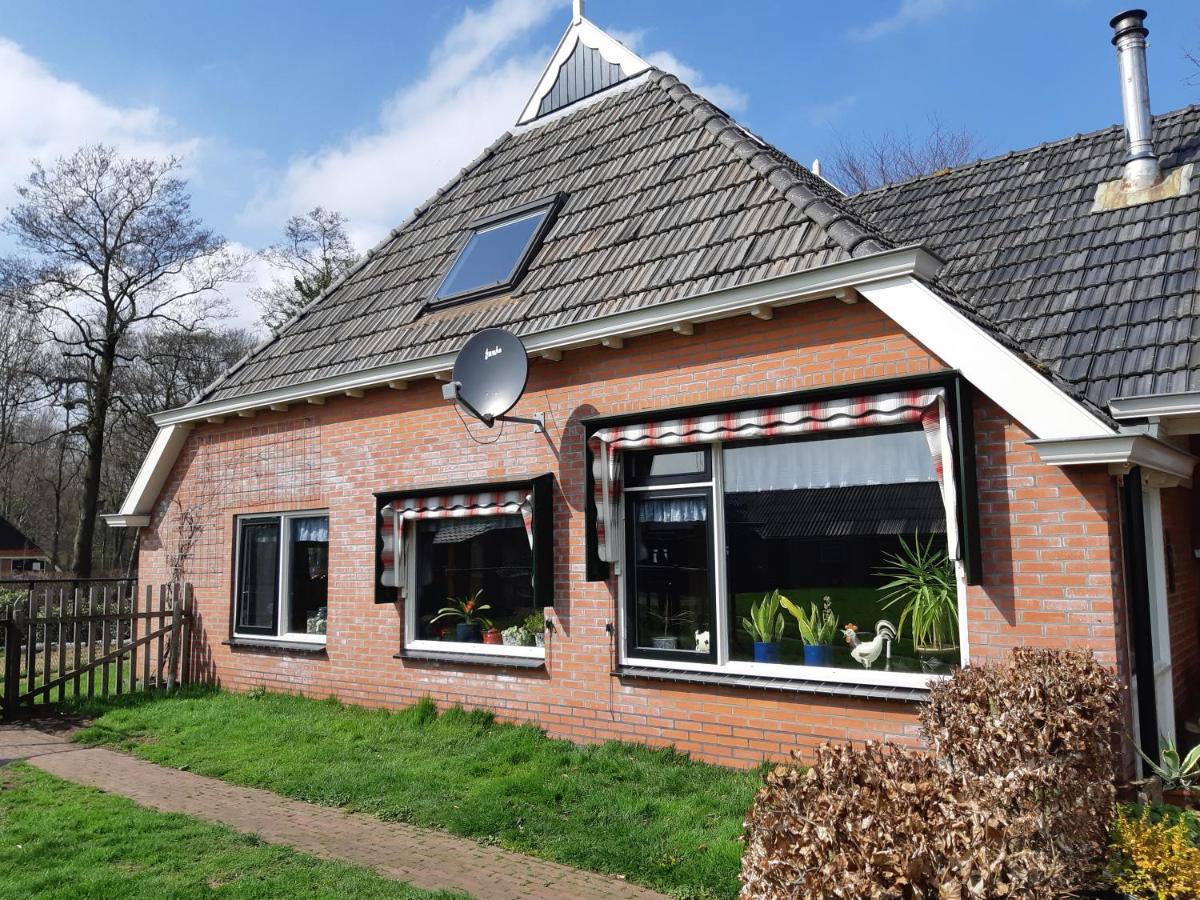 Bed & Breakfast “ Gastvrij Onthaal “ Een-West エクステリア 写真