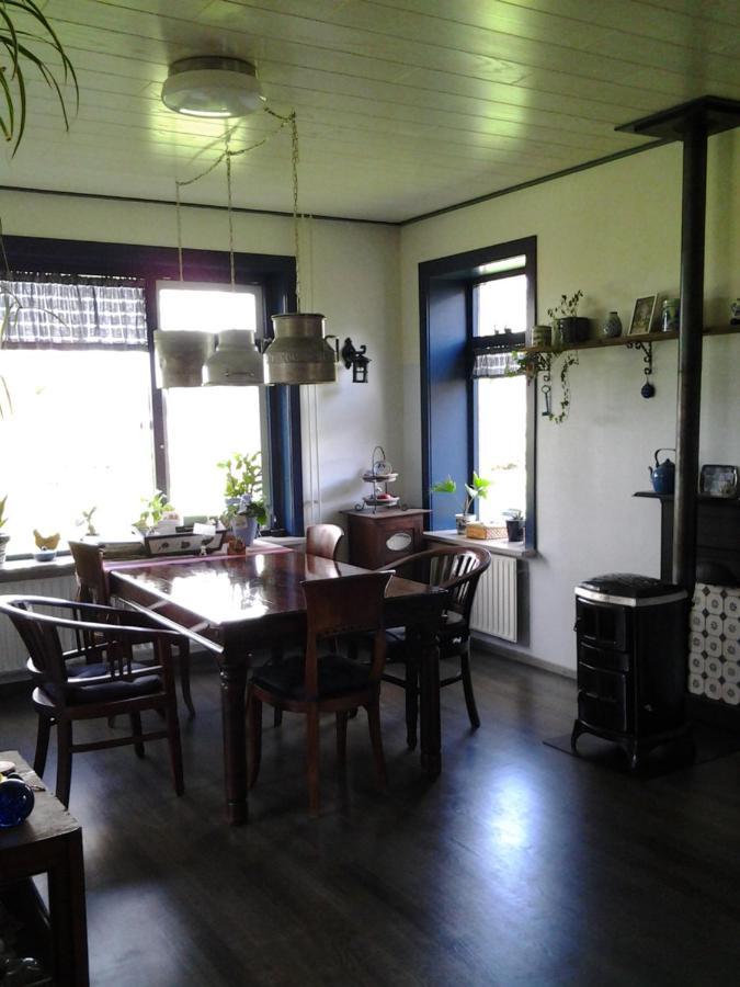 Bed & Breakfast “ Gastvrij Onthaal “ Een-West エクステリア 写真