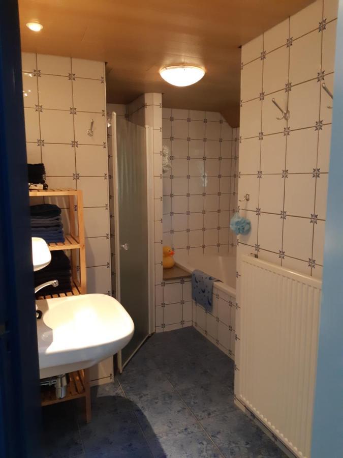 Bed & Breakfast “ Gastvrij Onthaal “ Een-West エクステリア 写真